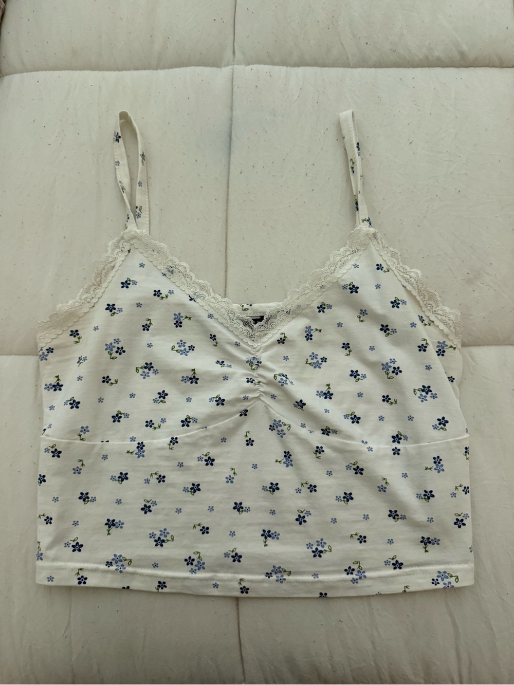 SHEIN White Floral Lace-Trim Cami with Blue Blossoms
